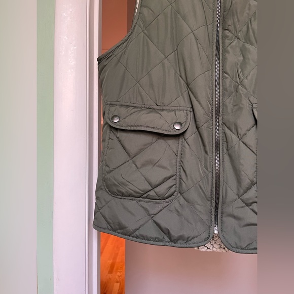 Reversible Vest - Picture 3 of 5